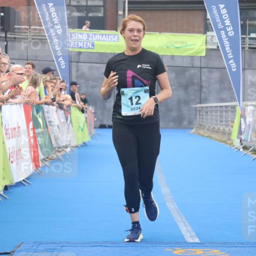 11.08.2024 - GEWOBA Citytriathlon Bremen Lena Gebhardt http://msf.ph/oto/6788277 11.08.2024 11:20:58 Ziel 12 meine-sportfotos.de