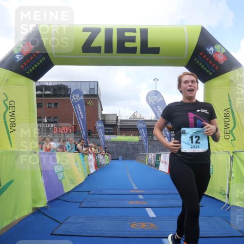 11.08.2024 - GEWOBA Citytriathlon Bremen Lena Gebhardt http://msf.ph/oto/6788288 11.08.2024 11:21:00 Ziel 12 meine-sportfotos.de