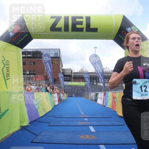 11.08.2024 - GEWOBA Citytriathlon Bremen Lena Gebhardt http://msf.ph/oto/6788291 11.08.2024 11:21:00 Ziel 12 meine-sportfotos.de