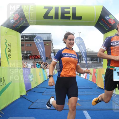 11.08.2024 - GEWOBA Citytriathlon Bremen Lena Gebhardt http://msf.ph/oto/6788341 11.08.2024 11:21:32 Ziel 5, 109 meine-sportfotos.de