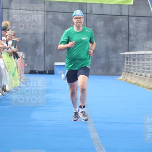 11.08.2024 - GEWOBA Citytriathlon Bremen Lena Gebhardt http://msf.ph/oto/6788346 11.08.2024 11:21:35 Ziel 5, 109 meine-sportfotos.de