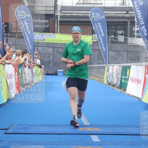 11.08.2024 - GEWOBA Citytriathlon Bremen Lena Gebhardt http://msf.ph/oto/6788358 11.08.2024 11:21:37 Ziel 5, 109 meine-sportfotos.de