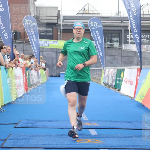 11.08.2024 - GEWOBA Citytriathlon Bremen Lena Gebhardt http://msf.ph/oto/6788360 11.08.2024 11:21:38 Ziel 5, 109 meine-sportfotos.de