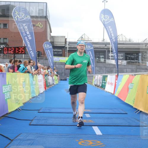 11.08.2024 - GEWOBA Citytriathlon Bremen Lena Gebhardt http://msf.ph/oto/6788363 11.08.2024 11:21:38 Ziel 5, 109 meine-sportfotos.de