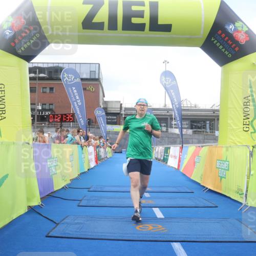 11.08.2024 - GEWOBA Citytriathlon Bremen Lena Gebhardt http://msf.ph/oto/6788366 11.08.2024 11:21:39 Ziel 5, 109 meine-sportfotos.de