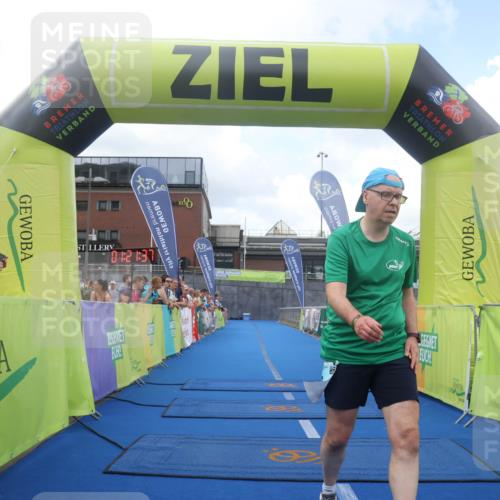11.08.2024 - GEWOBA Citytriathlon Bremen Lena Gebhardt http://msf.ph/oto/6788375 11.08.2024 11:21:40 Ziel 5 meine-sportfotos.de