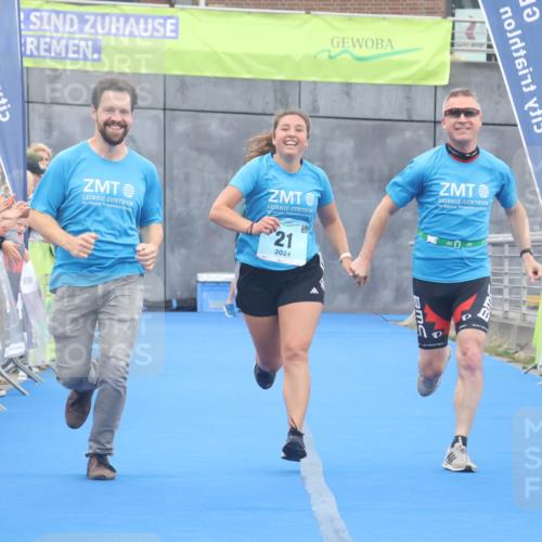 11.08.2024 - GEWOBA Citytriathlon Bremen Lena Gebhardt http://msf.ph/oto/6788394 11.08.2024 11:22:12 Ziel 21 meine-sportfotos.de