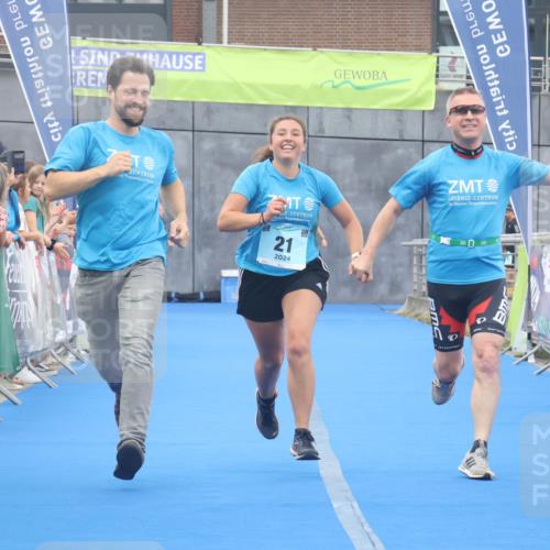 11.08.2024 - GEWOBA Citytriathlon Bremen Lena Gebhardt http://msf.ph/oto/6788397 11.08.2024 11:22:12 Ziel 21 meine-sportfotos.de