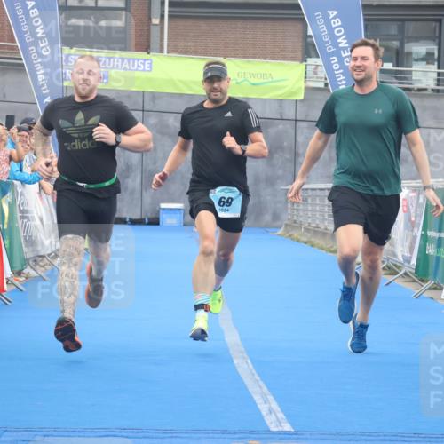 11.08.2024 - GEWOBA Citytriathlon Bremen Lena Gebhardt http://msf.ph/oto/6788434 11.08.2024 11:22:22 Ziel 21, 69 meine-sportfotos.de