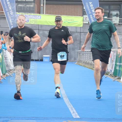 11.08.2024 - GEWOBA Citytriathlon Bremen Lena Gebhardt http://msf.ph/oto/6788435 11.08.2024 11:22:22 Ziel 21, 69 meine-sportfotos.de