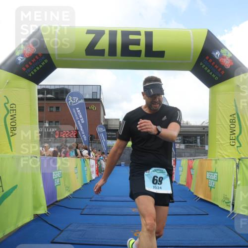 11.08.2024 - GEWOBA Citytriathlon Bremen Lena Gebhardt http://msf.ph/oto/6788464 11.08.2024 11:22:25 Ziel 69 meine-sportfotos.de