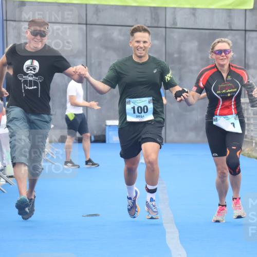 11.08.2024 - GEWOBA Citytriathlon Bremen Lena Gebhardt http://msf.ph/oto/6788477 11.08.2024 11:22:35 Ziel 100, 102 meine-sportfotos.de