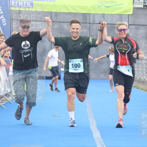 11.08.2024 - GEWOBA Citytriathlon Bremen Lena Gebhardt http://msf.ph/oto/6788482 11.08.2024 11:22:36 Ziel 100, 102 meine-sportfotos.de