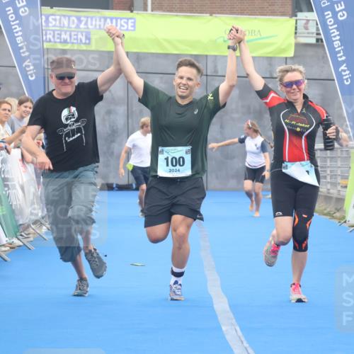 11.08.2024 - GEWOBA Citytriathlon Bremen Lena Gebhardt http://msf.ph/oto/6788485 11.08.2024 11:22:36 Ziel 100, 102 meine-sportfotos.de