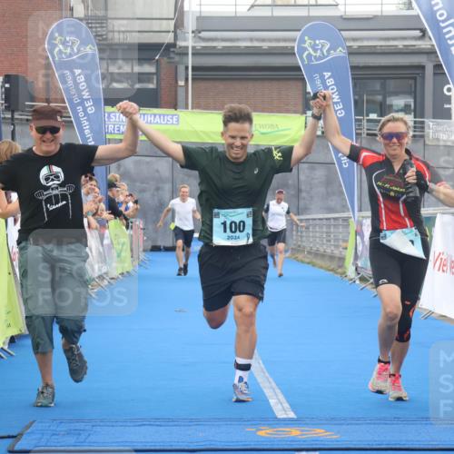 11.08.2024 - GEWOBA Citytriathlon Bremen Lena Gebhardt http://msf.ph/oto/6788497 11.08.2024 11:22:37 Ziel 100, 102 meine-sportfotos.de