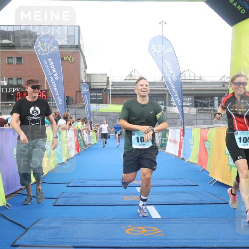 11.08.2024 - GEWOBA Citytriathlon Bremen Lena Gebhardt http://msf.ph/oto/6788511 11.08.2024 11:22:39 Ziel 100, 102 meine-sportfotos.de