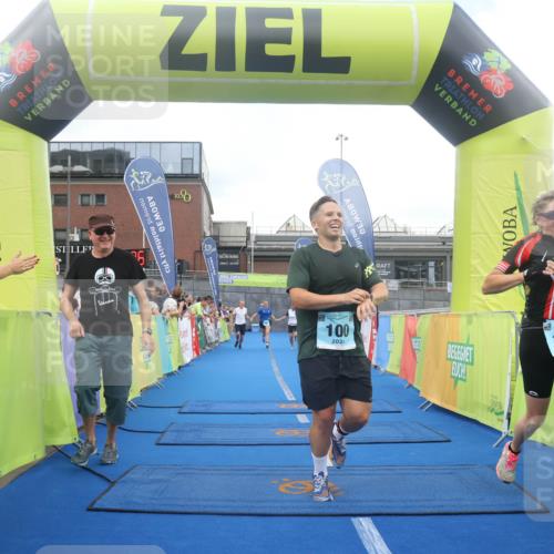 11.08.2024 - GEWOBA Citytriathlon Bremen Lena Gebhardt http://msf.ph/oto/6788518 11.08.2024 11:22:39 Ziel 100, 102 meine-sportfotos.de