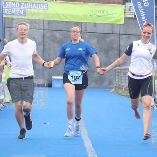 11.08.2024 - GEWOBA Citytriathlon Bremen Lena Gebhardt http://msf.ph/oto/6788528 11.08.2024 11:22:41 Ziel 100, 102 meine-sportfotos.de