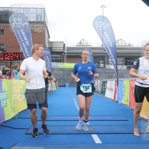 11.08.2024 - GEWOBA Citytriathlon Bremen Lena Gebhardt http://msf.ph/oto/6788550 11.08.2024 11:22:44 Ziel 100, 102 meine-sportfotos.de