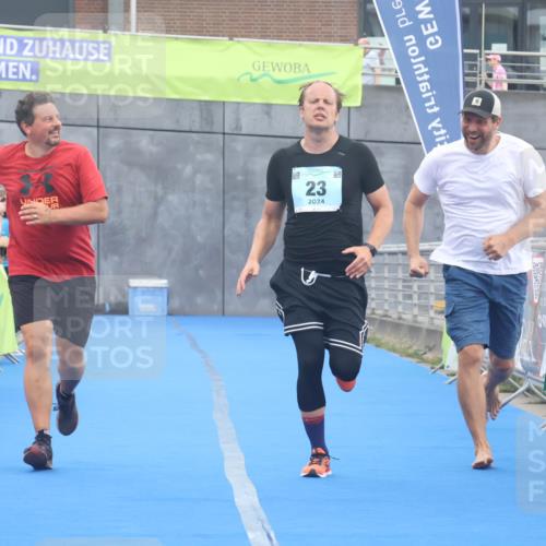 11.08.2024 - GEWOBA Citytriathlon Bremen Lena Gebhardt http://msf.ph/oto/6788564 11.08.2024 11:23:07 Ziel 23 meine-sportfotos.de