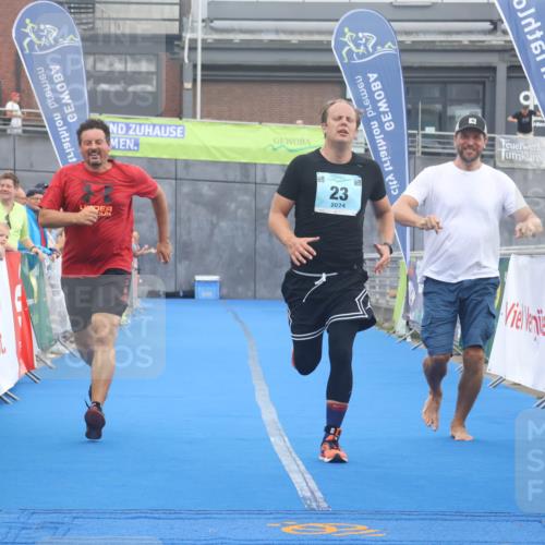 11.08.2024 - GEWOBA Citytriathlon Bremen Lena Gebhardt http://msf.ph/oto/6788571 11.08.2024 11:23:08 Ziel 23 meine-sportfotos.de