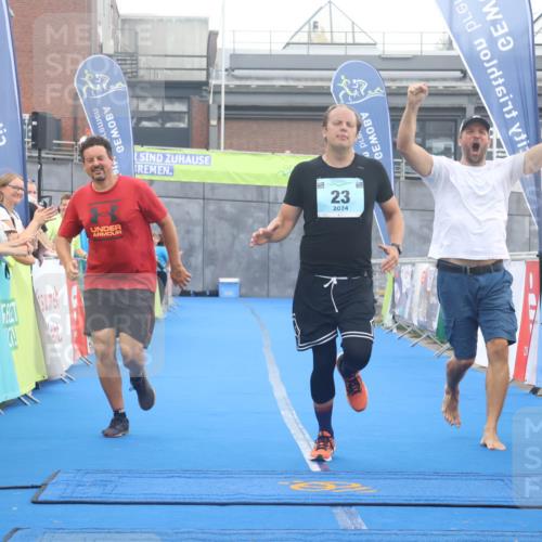 11.08.2024 - GEWOBA Citytriathlon Bremen Lena Gebhardt http://msf.ph/oto/6788575 11.08.2024 11:23:09 Ziel 23 meine-sportfotos.de