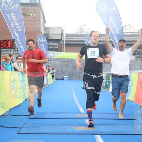 11.08.2024 - GEWOBA Citytriathlon Bremen Lena Gebhardt http://msf.ph/oto/6788580 11.08.2024 11:23:09 Ziel 23 meine-sportfotos.de
