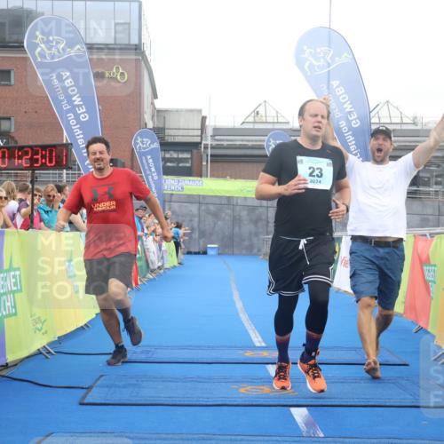 11.08.2024 - GEWOBA Citytriathlon Bremen Lena Gebhardt http://msf.ph/oto/6788582 11.08.2024 11:23:10 Ziel 23 meine-sportfotos.de