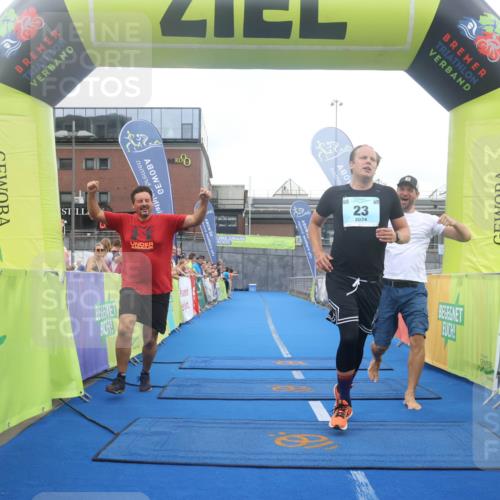 11.08.2024 - GEWOBA Citytriathlon Bremen Lena Gebhardt http://msf.ph/oto/6788589 11.08.2024 11:23:10 Ziel 23 meine-sportfotos.de