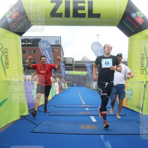 11.08.2024 - GEWOBA Citytriathlon Bremen Lena Gebhardt http://msf.ph/oto/6788590 11.08.2024 11:23:10 Ziel 23 meine-sportfotos.de