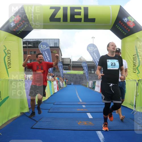 11.08.2024 - GEWOBA Citytriathlon Bremen Lena Gebhardt http://msf.ph/oto/6788594 11.08.2024 11:23:10 Ziel 23 meine-sportfotos.de