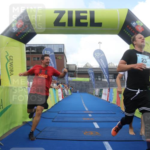 11.08.2024 - GEWOBA Citytriathlon Bremen Lena Gebhardt http://msf.ph/oto/6788595 11.08.2024 11:23:10 Ziel 23 meine-sportfotos.de