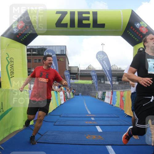 11.08.2024 - GEWOBA Citytriathlon Bremen Lena Gebhardt http://msf.ph/oto/6788597 11.08.2024 11:23:11 Ziel 23, 47 meine-sportfotos.de