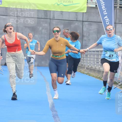 11.08.2024 - GEWOBA Citytriathlon Bremen Lena Gebhardt http://msf.ph/oto/6788606 11.08.2024 11:23:19 Ziel 2, 47 meine-sportfotos.de