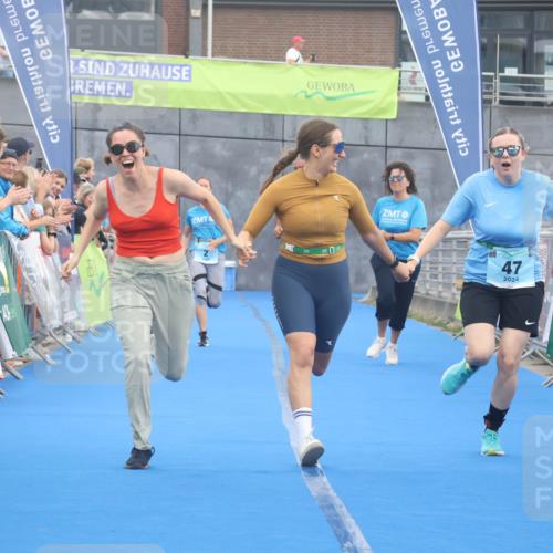 11.08.2024 - GEWOBA Citytriathlon Bremen Lena Gebhardt http://msf.ph/oto/6788616 11.08.2024 11:23:20 Ziel 2, 47 meine-sportfotos.de
