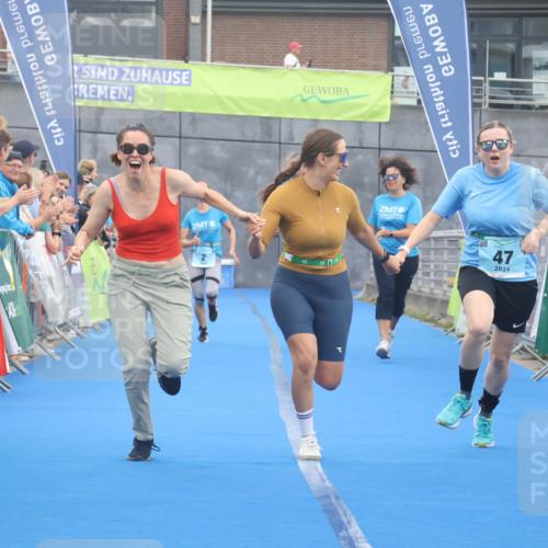 11.08.2024 - GEWOBA Citytriathlon Bremen Lena Gebhardt http://msf.ph/oto/6788618 11.08.2024 11:23:20 Ziel 2, 47 meine-sportfotos.de