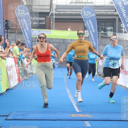 11.08.2024 - GEWOBA Citytriathlon Bremen Lena Gebhardt http://msf.ph/oto/6788622 11.08.2024 11:23:21 Ziel 2, 47 meine-sportfotos.de