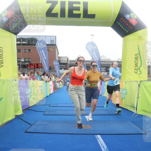 11.08.2024 - GEWOBA Citytriathlon Bremen Lena Gebhardt http://msf.ph/oto/6788635 11.08.2024 11:23:22 Ziel 2, 47 meine-sportfotos.de