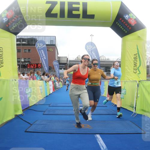 11.08.2024 - GEWOBA Citytriathlon Bremen Lena Gebhardt http://msf.ph/oto/6788637 11.08.2024 11:23:22 Ziel 2, 47 meine-sportfotos.de