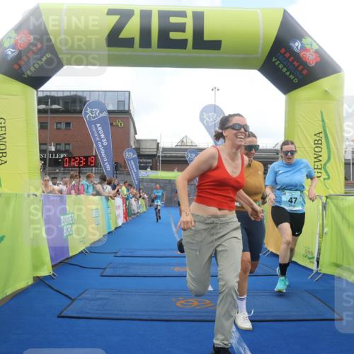 11.08.2024 - GEWOBA Citytriathlon Bremen Lena Gebhardt http://msf.ph/oto/6788640 11.08.2024 11:23:22 Ziel 2, 47 meine-sportfotos.de