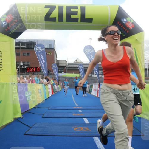 11.08.2024 - GEWOBA Citytriathlon Bremen Lena Gebhardt http://msf.ph/oto/6788643 11.08.2024 11:23:22 Ziel 2, 47 meine-sportfotos.de