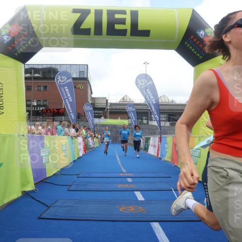 11.08.2024 - GEWOBA Citytriathlon Bremen Lena Gebhardt http://msf.ph/oto/6788645 11.08.2024 11:23:23 Ziel 2, 47 meine-sportfotos.de