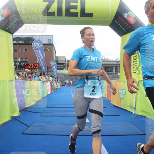11.08.2024 - GEWOBA Citytriathlon Bremen Lena Gebhardt http://msf.ph/oto/6788676 11.08.2024 11:23:27 Ziel 2, 47, 88 meine-sportfotos.de