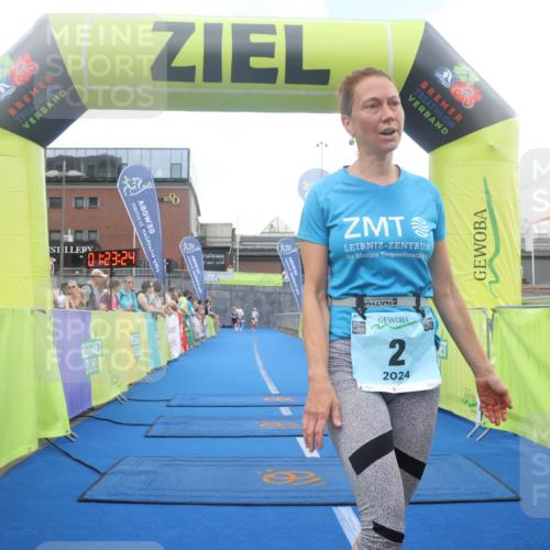 11.08.2024 - GEWOBA Citytriathlon Bremen Lena Gebhardt http://msf.ph/oto/6788680 11.08.2024 11:23:27 Ziel 2, 47, 88 meine-sportfotos.de