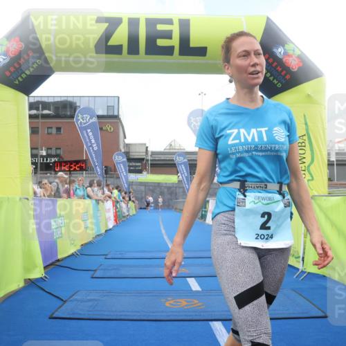 11.08.2024 - GEWOBA Citytriathlon Bremen Lena Gebhardt http://msf.ph/oto/6788682 11.08.2024 11:23:27 Ziel 2, 47, 88 meine-sportfotos.de