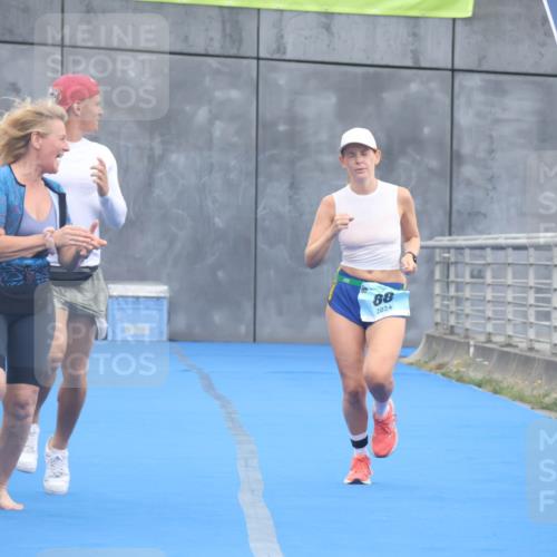 11.08.2024 - GEWOBA Citytriathlon Bremen Lena Gebhardt http://msf.ph/oto/6788684 11.08.2024 11:23:32 Ziel 2, 88 meine-sportfotos.de