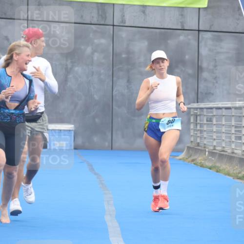 11.08.2024 - GEWOBA Citytriathlon Bremen Lena Gebhardt http://msf.ph/oto/6788686 11.08.2024 11:23:33 Ziel 2, 88 meine-sportfotos.de
