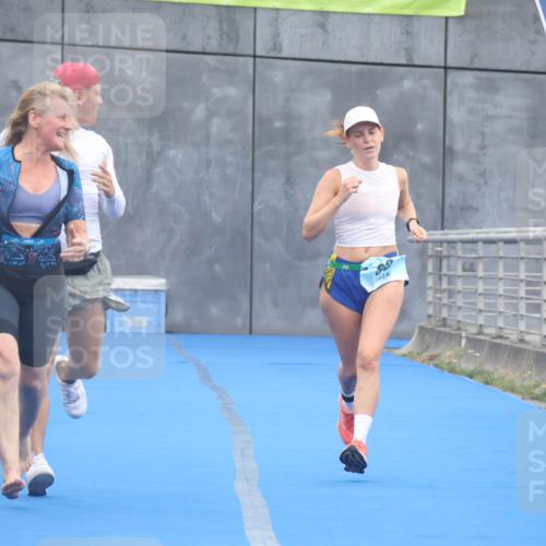 11.08.2024 - GEWOBA Citytriathlon Bremen Lena Gebhardt http://msf.ph/oto/6788687 11.08.2024 11:23:33 Ziel 2, 88 meine-sportfotos.de