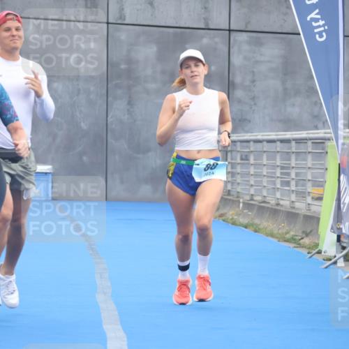 11.08.2024 - GEWOBA Citytriathlon Bremen Lena Gebhardt http://msf.ph/oto/6788690 11.08.2024 11:23:33 Ziel 2, 88 meine-sportfotos.de