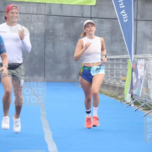 11.08.2024 - GEWOBA Citytriathlon Bremen Lena Gebhardt http://msf.ph/oto/6788696 11.08.2024 11:23:34 Ziel 88 meine-sportfotos.de
